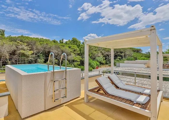 Beach Club 93Albergo